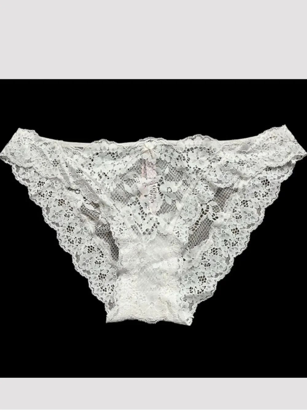 Victorias Secret Dream Angels Sheer Lace Cheekini panty white Medium